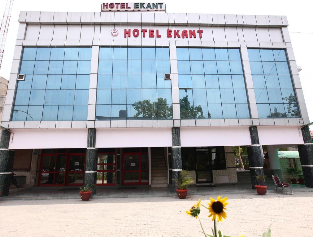 Hotel Ekant Фаридабад Экстерьер фото